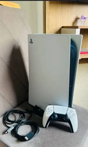 Vende se PlayStation 5 fat