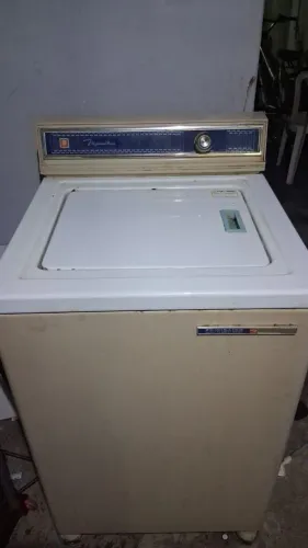 Máquina de lavar roupas 