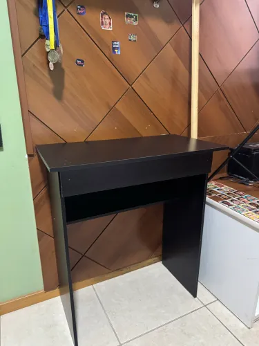 Mesa multi uso - maquiagem, escritorio, estudos etc