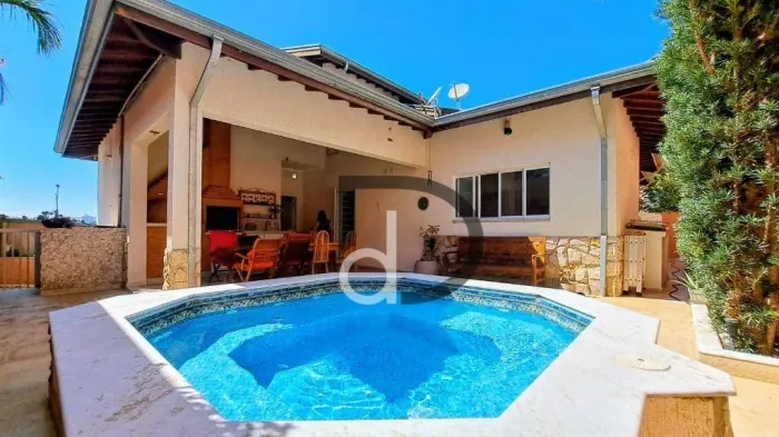 Casa em Condomínio próximo Colégio Porto Seguro | 3 Suítes | Lazer Completo com Piscina e