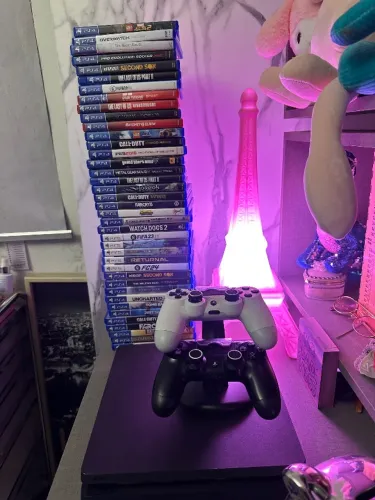 PlayStation 4 slim + jogos a sua escolha 