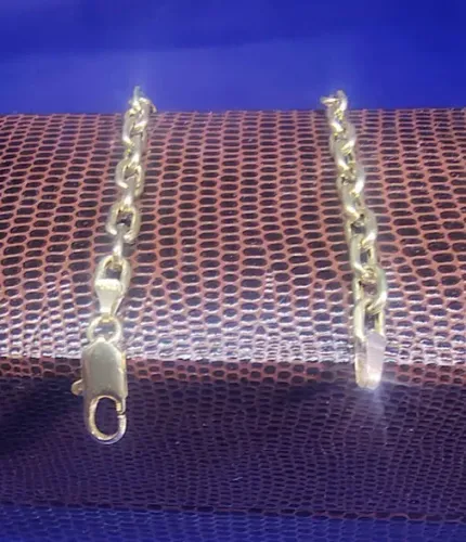 Pulseira Cadeada Ouro 18 kilates Peso 3.85 Gramas 22 Cm 4 mm