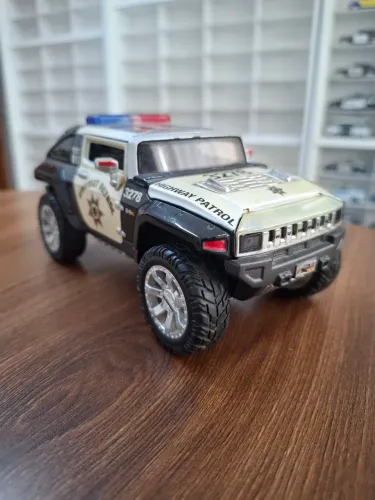 Miniatura Police Maisto 1/24 Hummer HX Concept 2008 Highway Patrol All Stars
