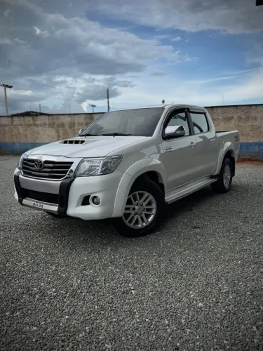 Toyota Hilux CD SRV D4-d 4X4 3.0 TDI Diesel AUT 2014
