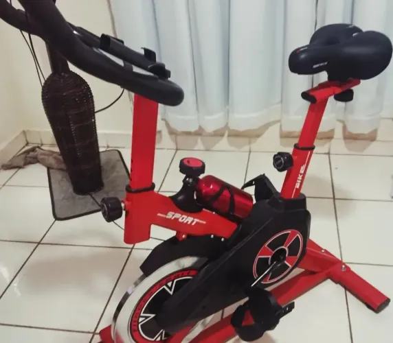 Bicicleta ergometrica novinha...