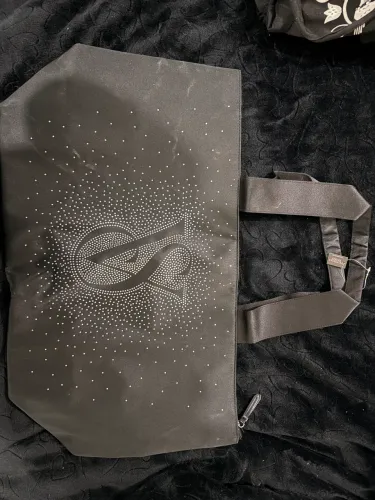 Bolsa grande victorias secret preta na etiqueta