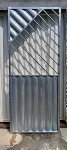 Portão em Metalon 90 X 2,20