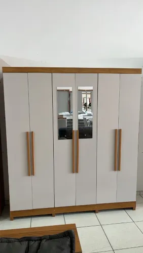 Guarda-Roupa Casal 6 Portas, 2 Gavetas e Espelho - Novo