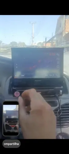 E ainda vai com uma cacha com um falante de 12