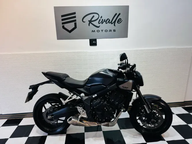 HONDA CB 650 r E-clutch