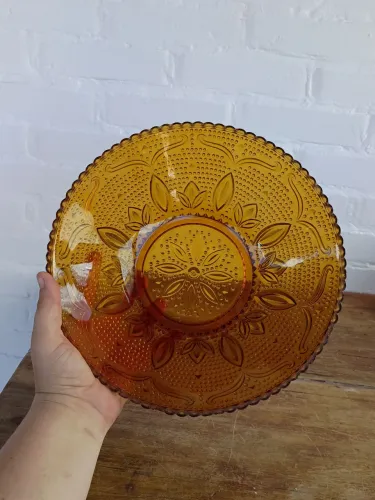 antiga fruteira saladeira em vidro âmbar antigo Antiquario decoração vintage cozinha louça