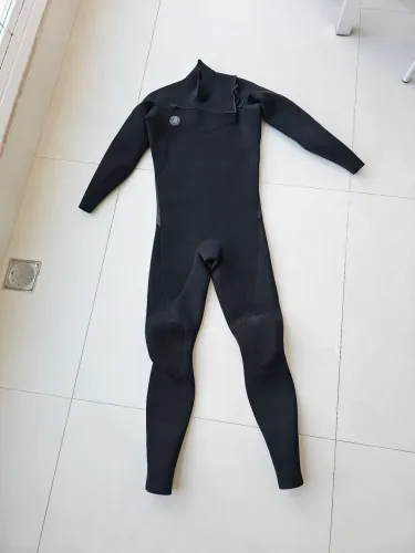 Long John Body Glove Phoenix 4.3mm Tamanho M (Usado 1 única vez)