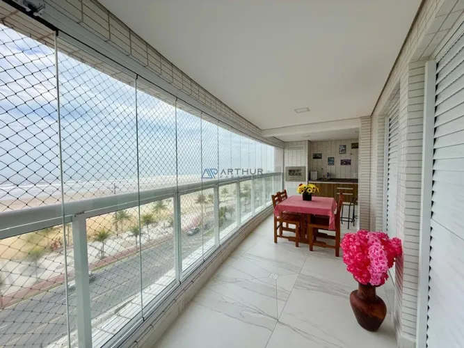 Apartamento à venda em Praia Grande no bairro Boqueirão com 3 dormitórios