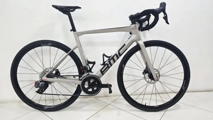 BMC TEAM MACHINE FIVE (2025)