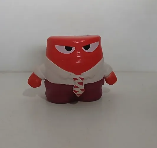 BONECO MINIATURA DIVERTIDA MENTE RAIVA