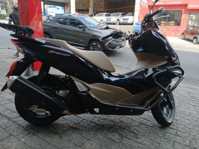 PCX 160 DLX ABS 2025 | Único Dono | 11 Mil Km | Estado de Zero | Manual e Chave Reserva