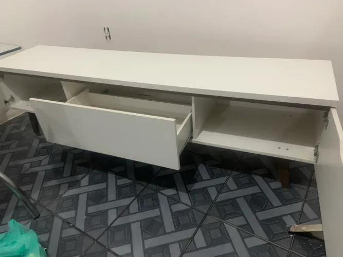 Rack para TV branco moderno com gavetas - ótimo estado