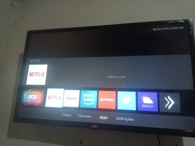 Smart TV AOC 32 com detalhe