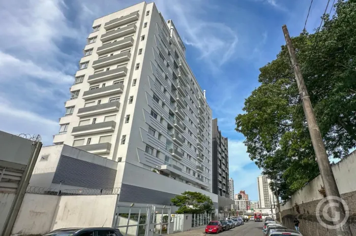 Apartamento mobiliado com duas vagas no Estreito