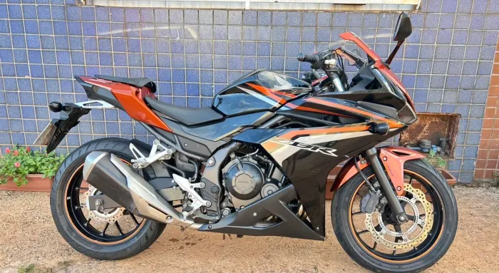 Vendo CBR 500r muito nova