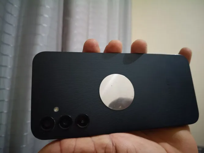 Vendo celular 14 por 120 precisando trocar a tela mas está funcionando perfeitamente