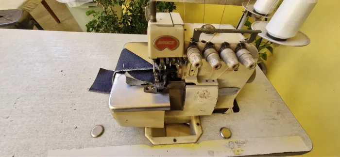 Vendo Máquina industrial Interlock 