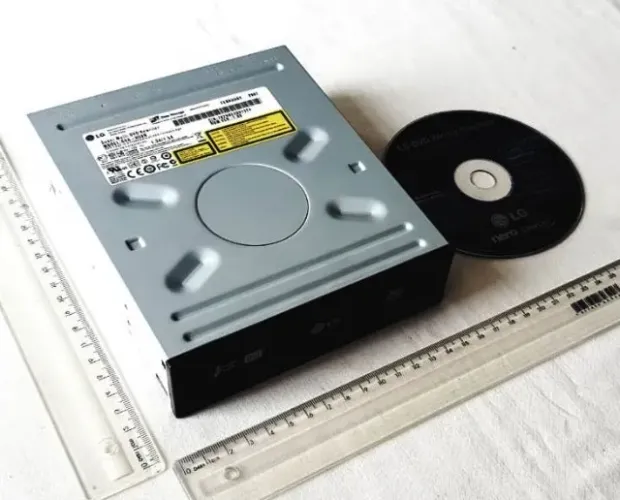 Drive Leitor Gravador CD/DVD para Desktop - LG GSA-H50N - Com CD Instalação (Sem Testes)