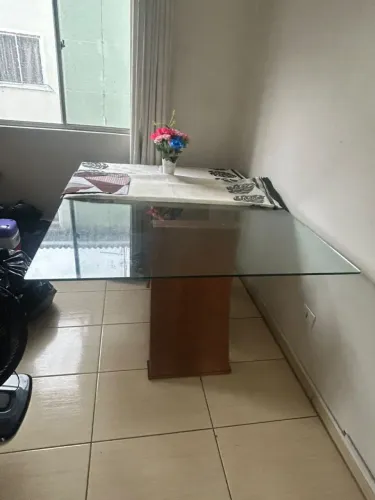 Mesa de jantar SEM AS CADEIRAS