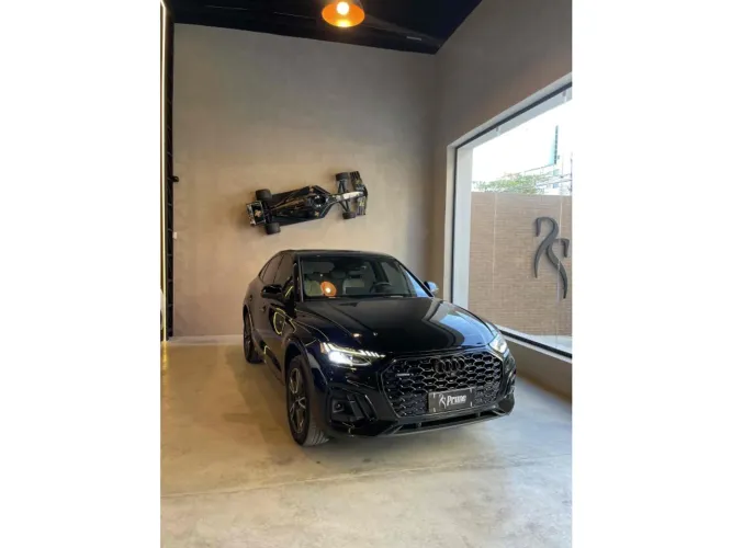 Audi Q5 SB P Black. 2.0 TFSIe S.tr. QT (hib.) 2024
