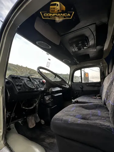 CAMINHÃO À VENDA  Mercedes-Benz 1114  