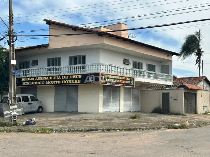 Sobrado com Ponto Comercial