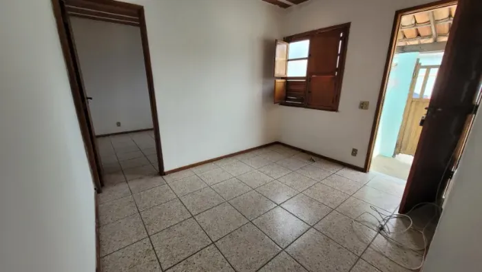 Linda Casa 2 qts, 1 Vg, Venda Nova. Apenas 1.300,00