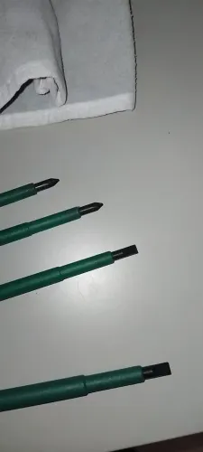 Luvas + chave fenda e Philips ISOLADAS