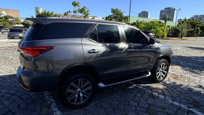 Toyota Hilux SW4 SRX 4X4 2.8 TDI 16V Dies. Aut. 2019
