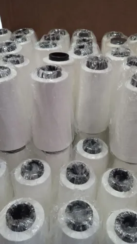 Linhas de poliéster branca (cones de 250 gramas) $10,00 unidade ou  $500 a caixa fechada 