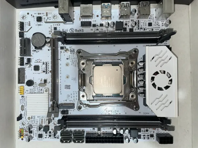 PLACA MÃE QIYIDA D4 x99 + Processador E5 2640v4 + 2x8gb Asgard 3600Mhz 