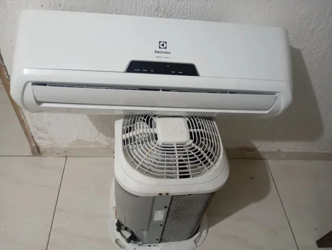 Ar condicionado 9000 BTUs Electrolux já com gás recolhido só pegar e instalar cuida
