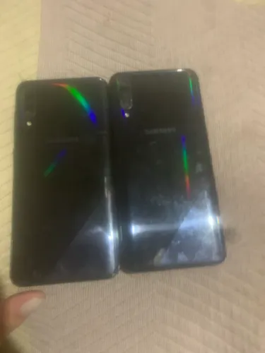 Dois Samsungs A30 para consertos ou peças