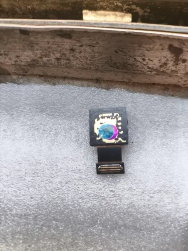 Vende-se uma câmera do poco x6 pró original nunca foi usado sem nenhum defeito Nova