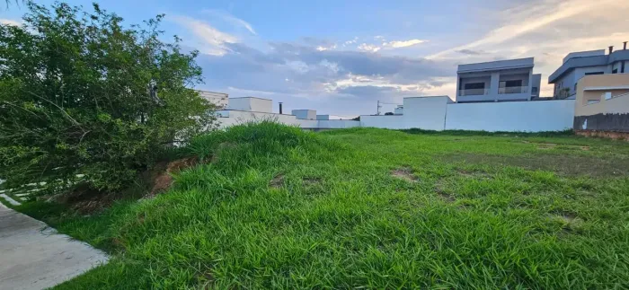 Lote / Terreno com 305m² no condomínio Jardim Piemonte - Indaiatuba/SP