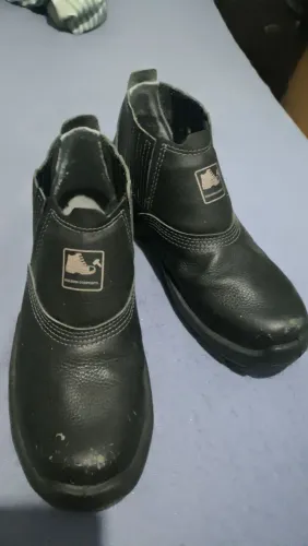 Bota bico de aço
