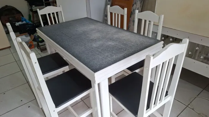 Linda mesa grande pra seis pessoas 