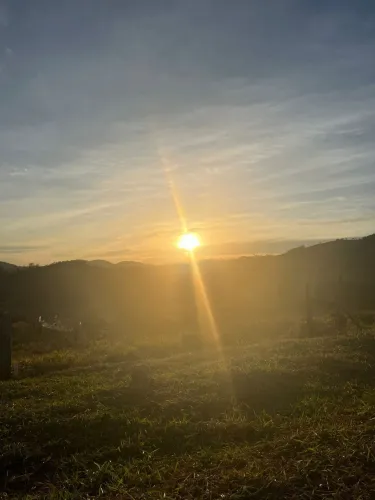 Terreno plano em área residencial