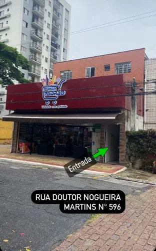 Um ambiente tranquilo e organizado fica a 15 minutos do metrô praça da Árvore