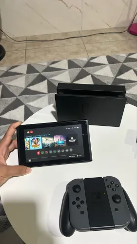 Nintendo Switch V1 Completo e Conservado  - Pronto para Jogar e fácil de desbloquear 