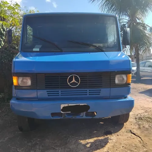 Caminhão Mercedes benz 709