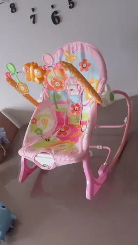Cardeira de descanso para bebê.