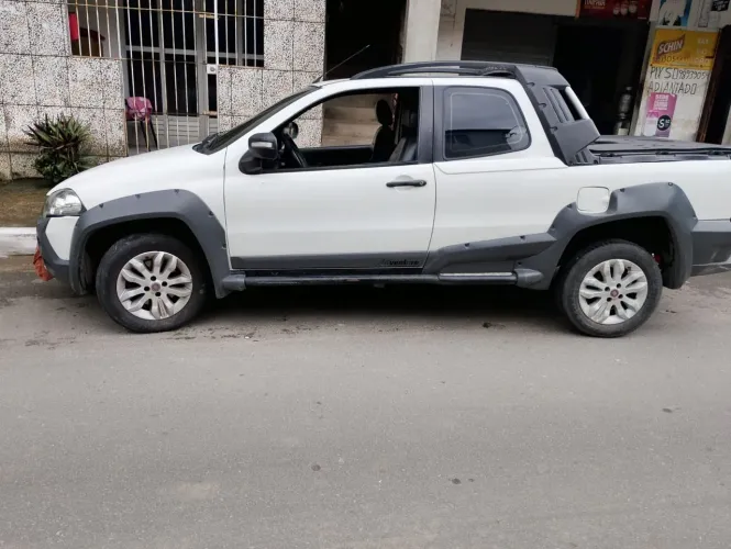 Fiat Strada Adventure1.8/ 1.8 Locker Flex CD 2013