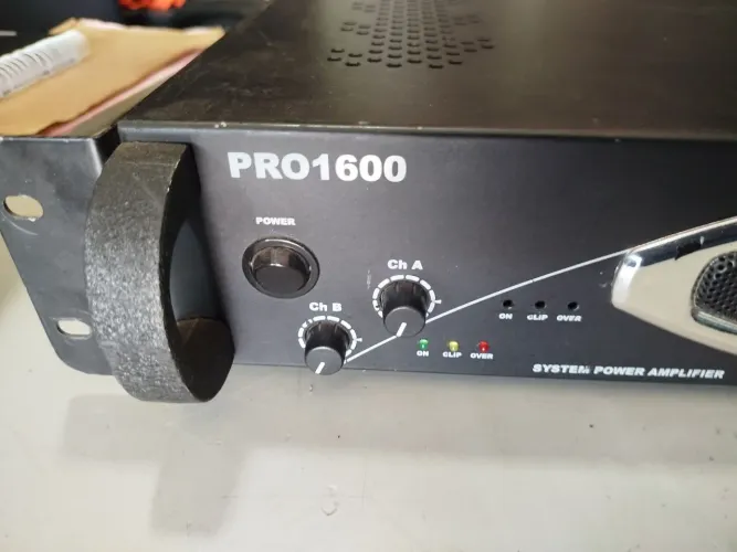 (POTÊNCIA PROFISSIONAL SEMI-NOVA LL-PRÓ-1600 TURBO-VENTILADA)