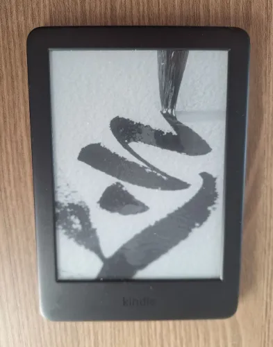 Kindle 10 geração com capa (usado)